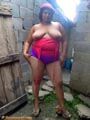    CHICA KAROLA   